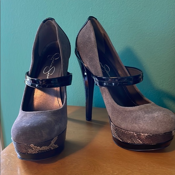 Jessica Simpson platform heels - Picture 2 of 6